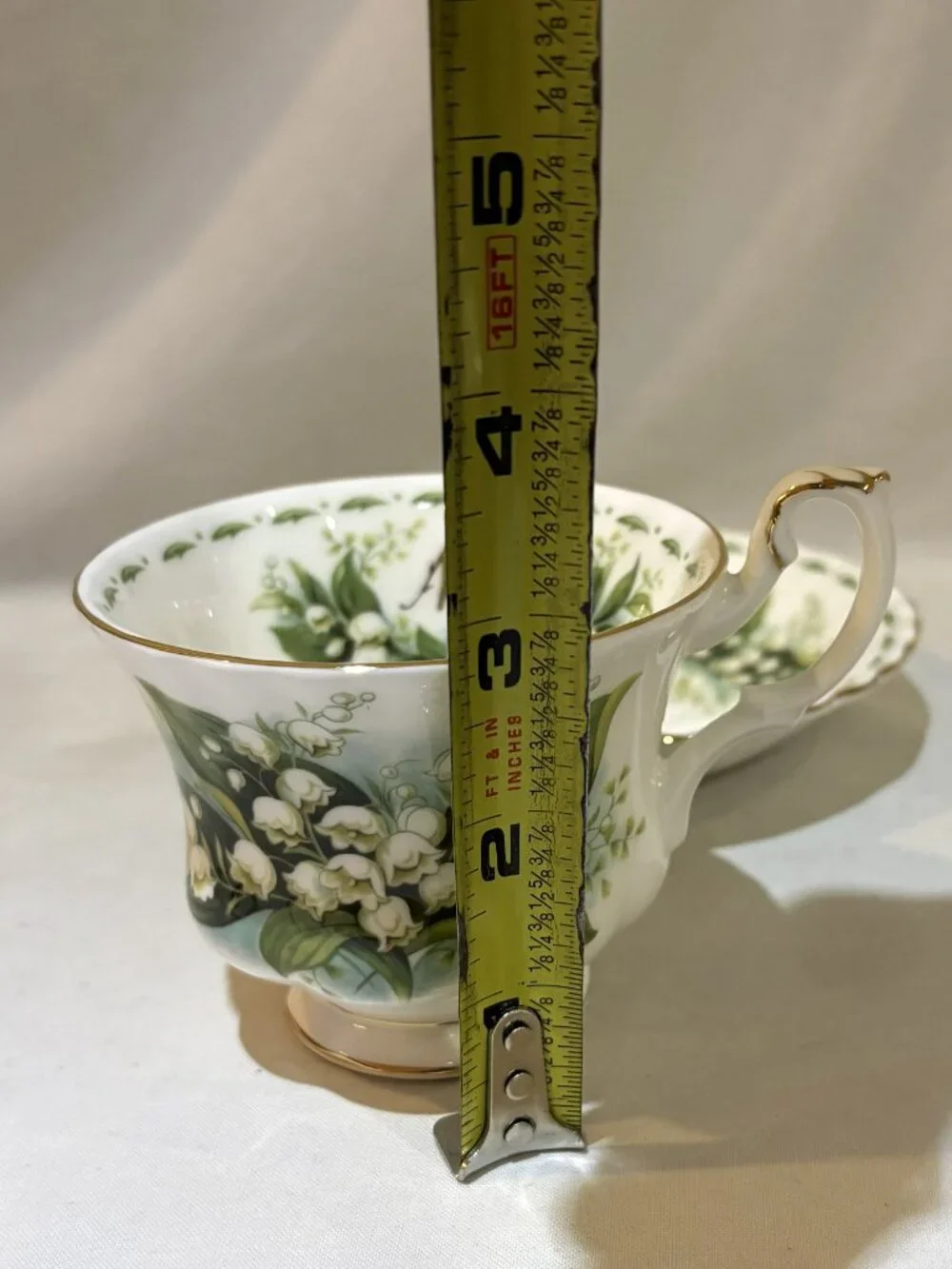 Royal Albert England Flower of the Month May Lily of the Valley Cup Saucer Set